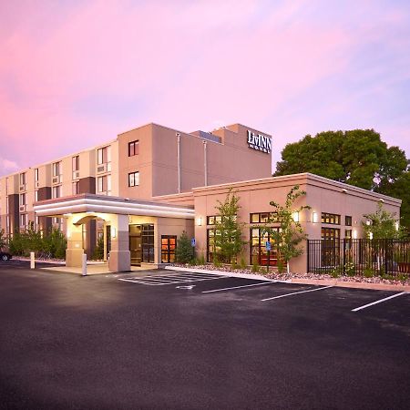 Livinn Hotel St Paul East / Maplewood Exteriör bild